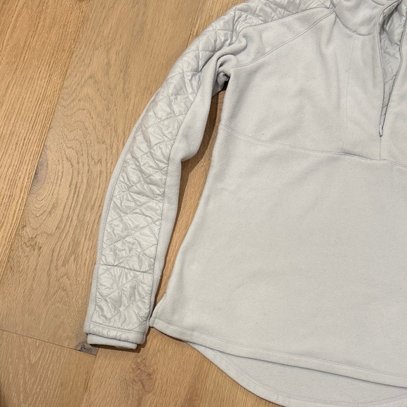 Athleta Women’s Gray Quilted Half-Zip Pullover size medium - Picture 5 of 13